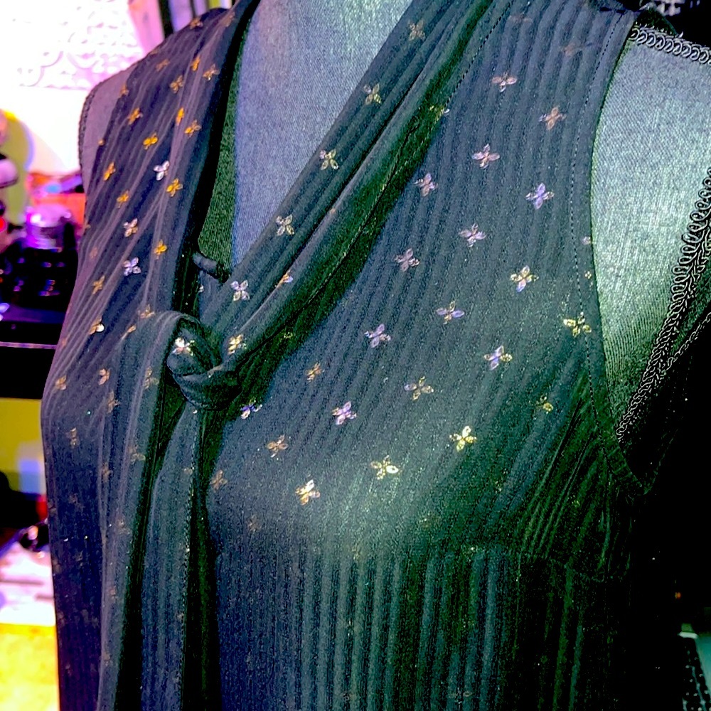 #217 a.n.d Eawy(M) black ladies sleeveless blouse w/ Au metallic embellishments